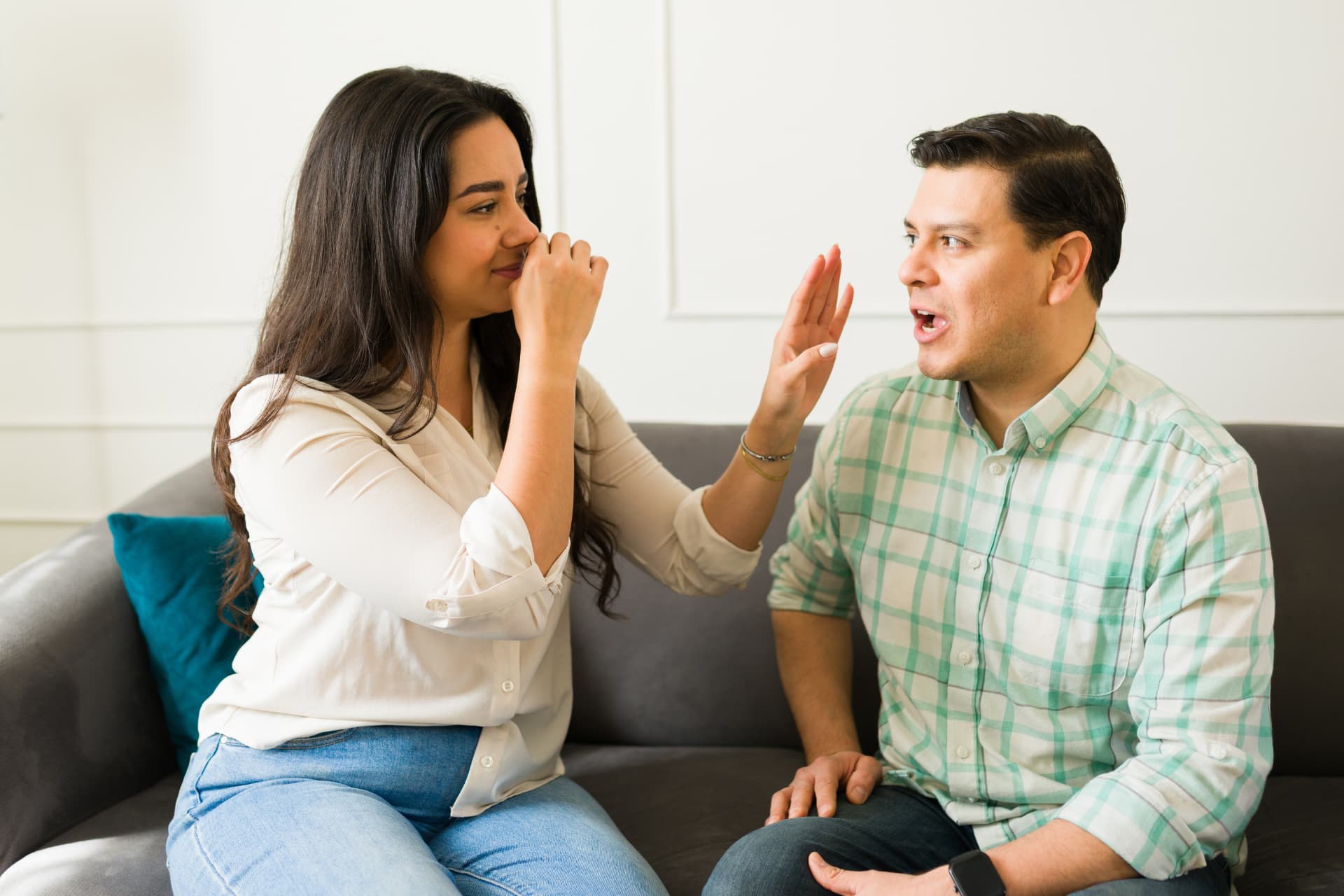 Mal aliento que no se quita con cepillado: 6 causas reales y cómo tratarlas